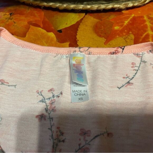 🌺3 for $30🌺LuLaRoe Long Flared T-shirt, Size XS. (S83) - Picture 5 of 5